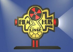 Het logo van het Filmhuis Lisse bestaat ook al 42 jaar. Het is in zwart-wit ontworpen door Hans van den Berg, destijds docent op het Fioretti college. Later is er, special voor de leader tijdens de voorstellingen, een kleuren versie van gemaakt. We herkennen daarin de kleuren van Lisse.